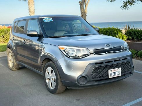 Used 2016 Kia Soul FWD image 2