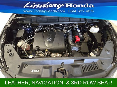 Used 2021 Toyota Highlander XLE AWD/4WD image 24