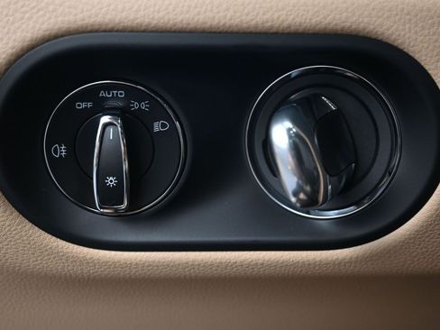 New 2026 Porsche Macan image 25