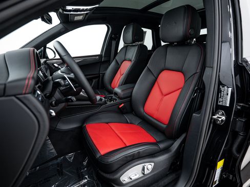 New 2026 Porsche Macan GTS image 5