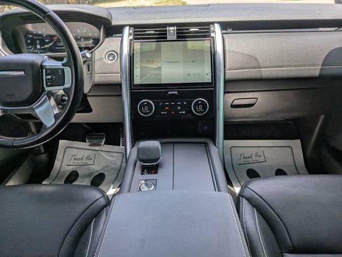 Used 2021 Land Rover Discovery S R-Dynamic AWD/4WD image 17