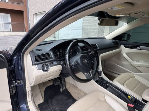 Used 2015 Volkswagen Passat TDI SE FWD image 12