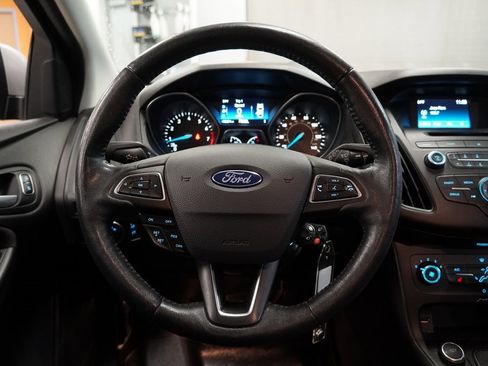 Used 2017 Ford Focus SE w/ SE Winter Package image 17