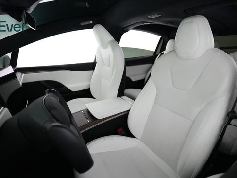 Used 2023 Tesla Model X AWD/4WD image 4