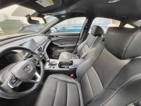 Used 2018 Honda Accord Sport image 10