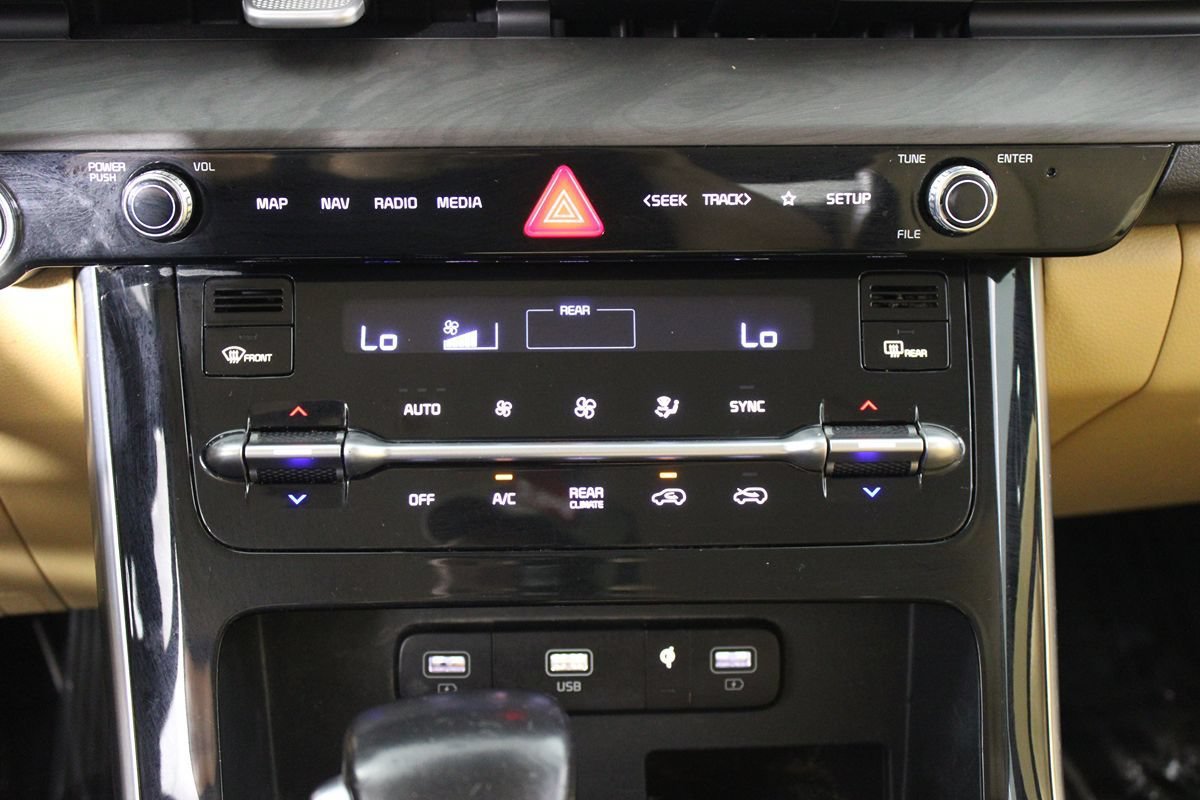 Used 2022 Kia Carnival EX FWD image 15