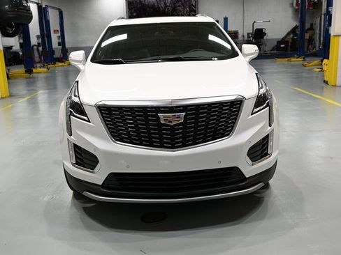 Used 2025 Cadillac XT5 Premium Luxury image 2