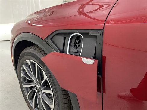 New 2026 Cadillac Lyriq Premium Sport image 28
