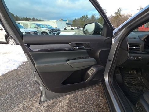 New 2026 GMC Terrain AT4 w/ LPO, Floor Liner Package image 21