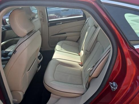 Used 2017 Ford Fusion Platinum image 4