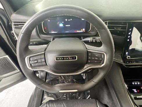 Used 2022 Jeep Wagoneer Series II w/ Flexible Seating Group image 11