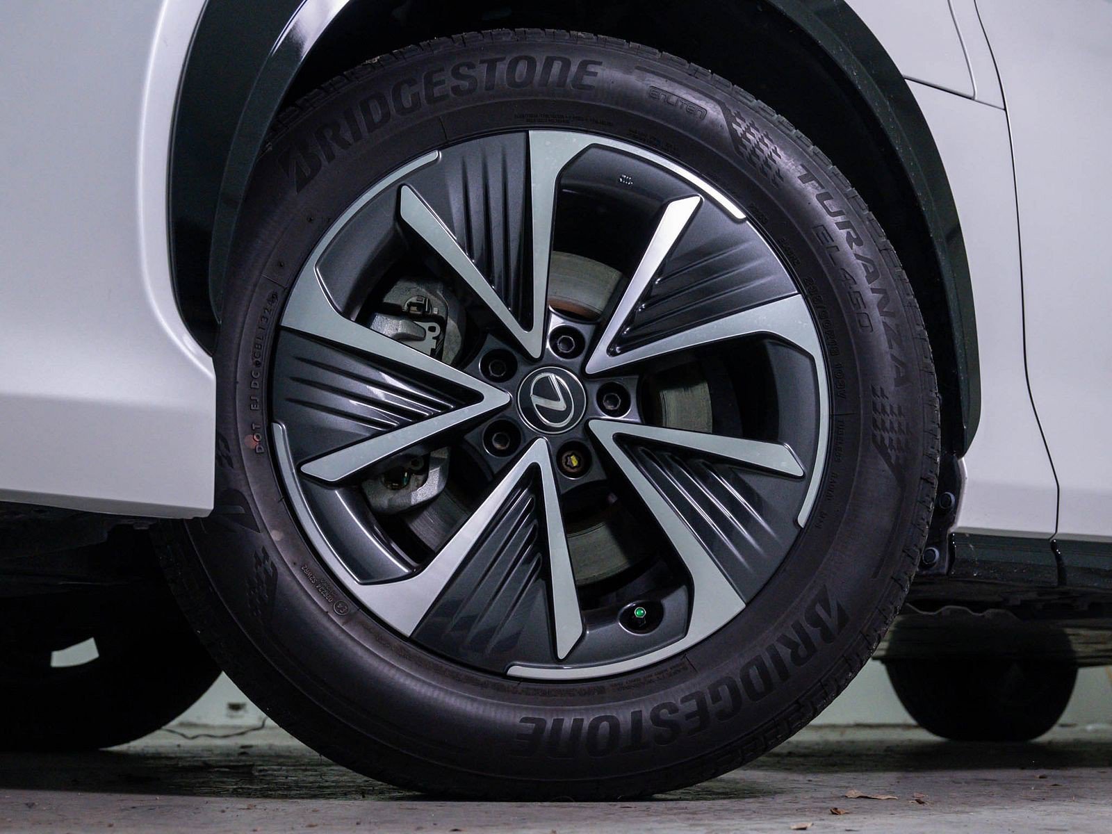 Used 2024 Lexus RZ 450e Premium w/ Technology Package AWD/4WD image 6