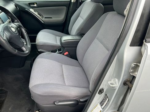 Used 2007 Toyota Matrix XR image 9