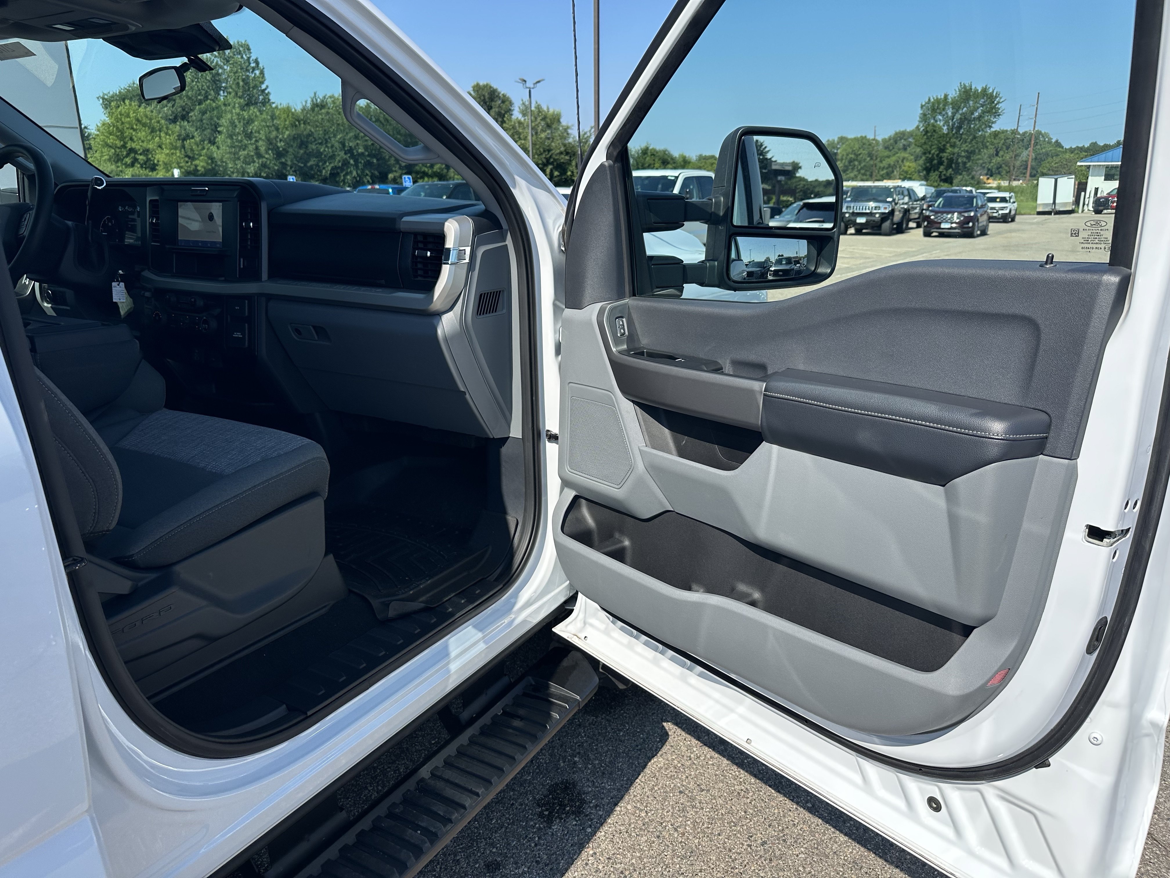 Certified 2025 Ford F350 XLT AWD/4WD image 5