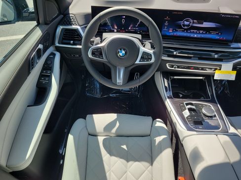 New 2026 BMW X5 xDrive40i w/ M Sport Package AWD/4WD image 11