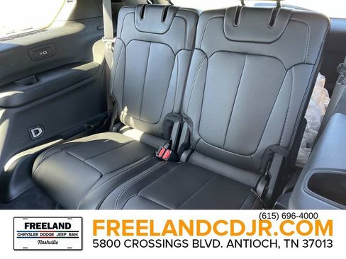New 2025 Jeep Grand Cherokee L Limited w/ Luxury Tech Group II AWD/4WD image 19