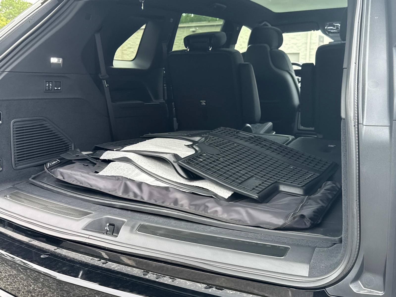 New 2026 Cadillac Escalade IQ Luxury 1 w/ LPO, Floor Liner Package AWD/4WD image 32