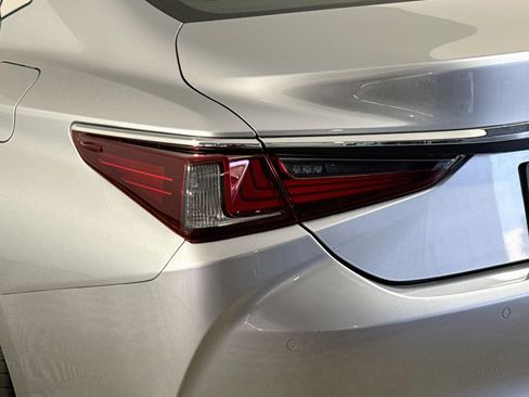 Used 2022 Lexus ES 350 w/ Premium Package FWD image 36