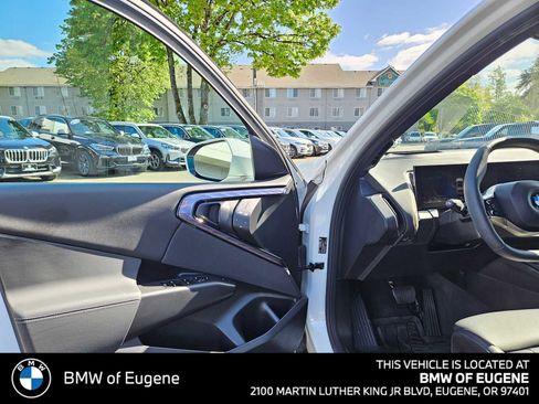 Used 2025 BMW X3 xDrive30i w/ Premium Package AWD/4WD image 23