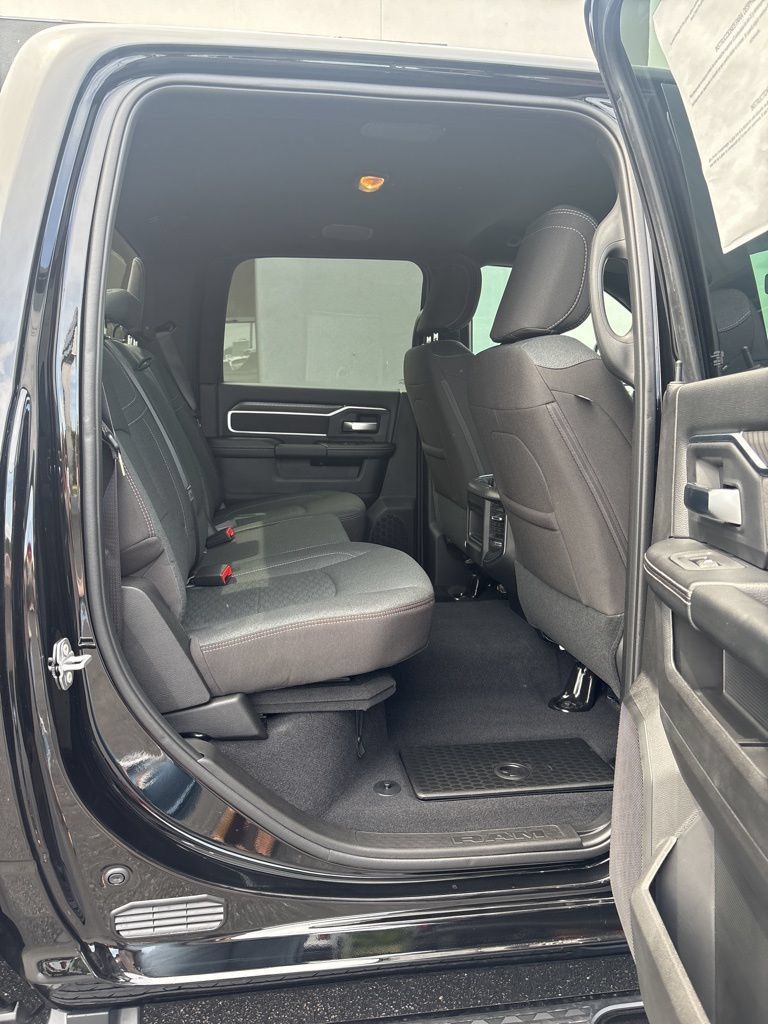 New 2026 RAM 3500 Big Horn AWD/4WD image 30