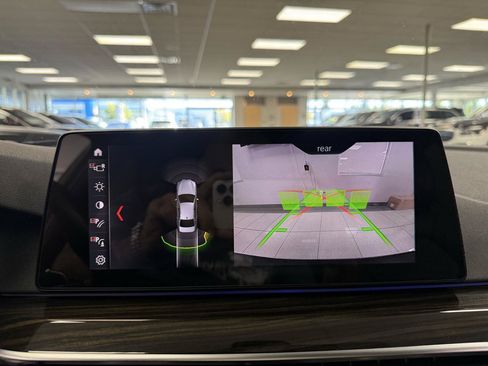 Used 2019 BMW 530e RWD image 16