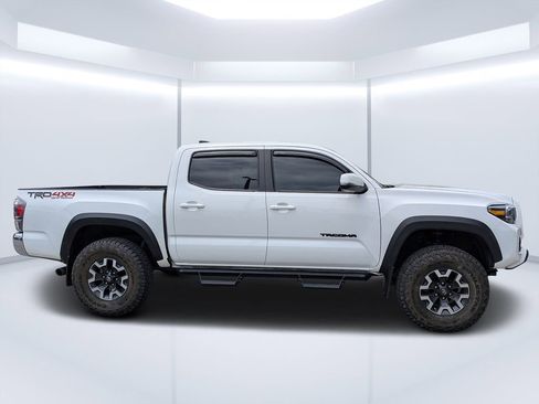 Used 2023 Toyota Tacoma TRD Off-Road AWD/4WD image 2