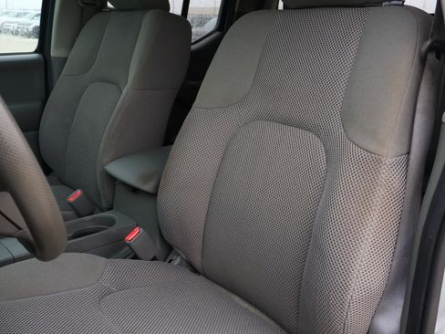 Used 2019 Nissan Frontier SV image 11