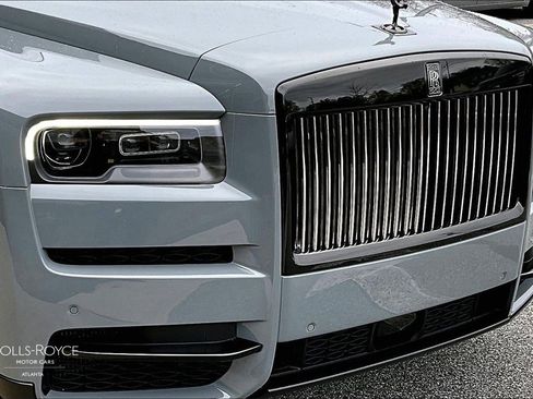 Used 2024 Rolls-Royce Cullinan Black Badge image 29