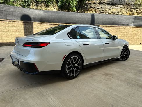 Used 2025 BMW 740i xDrive w/ Premium Package image 3