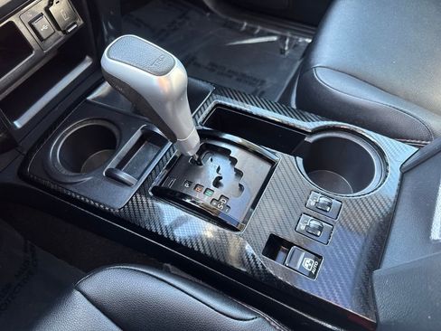 Used 2024 Toyota 4Runner TRD Off-Road Premium image 28