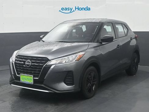 Used 2024 Nissan Kicks S FWD image 3