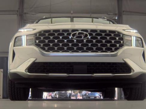 Used 2023 Hyundai Santa Fe SEL w/ Premium Package FWD image 3