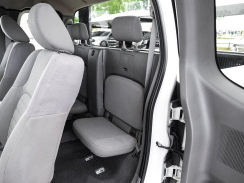 Used 2019 Nissan Frontier S RWD image 37
