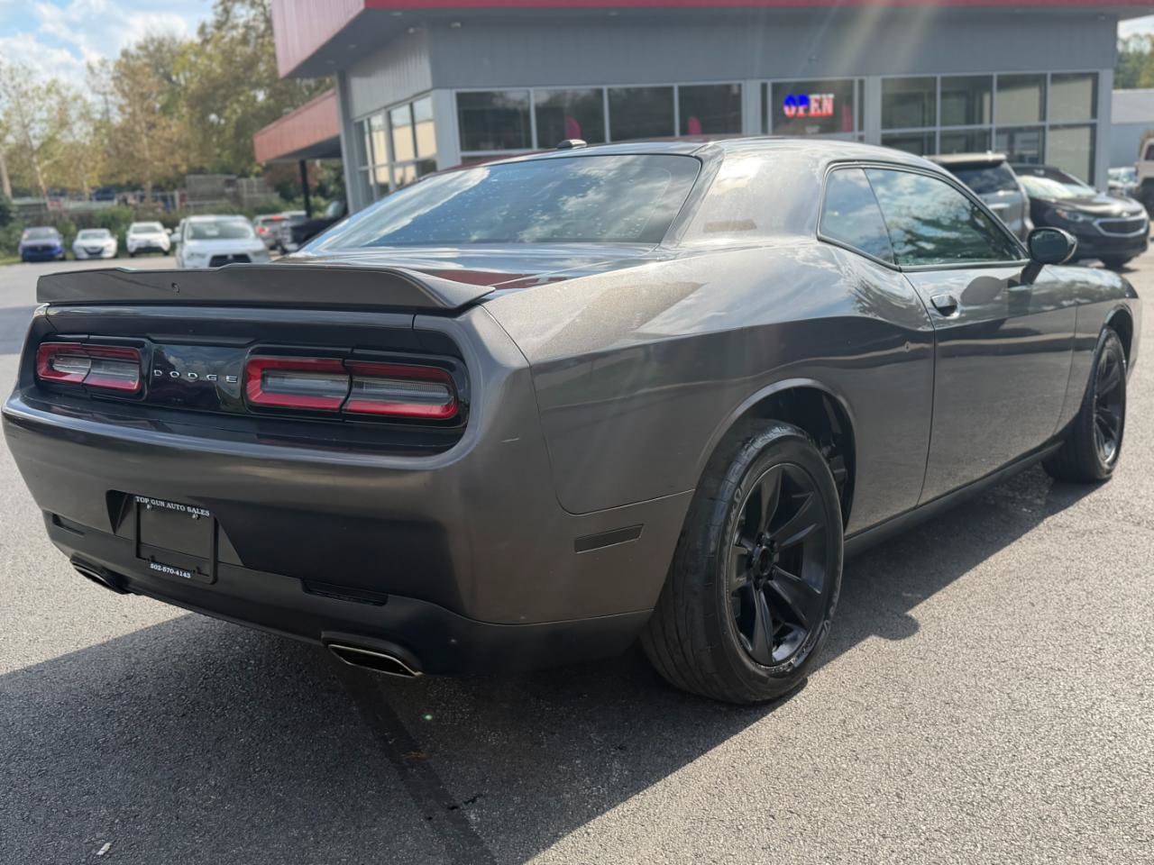 Used 2019 Dodge Challenger SXT RWD image 3