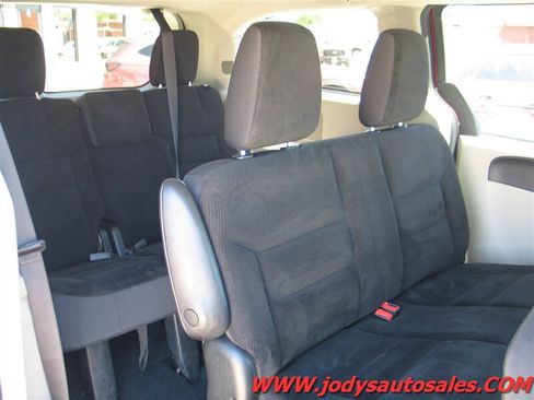 Used 2018 Dodge Grand Caravan SE w/ UConnect Hands-Free Group FWD image 20