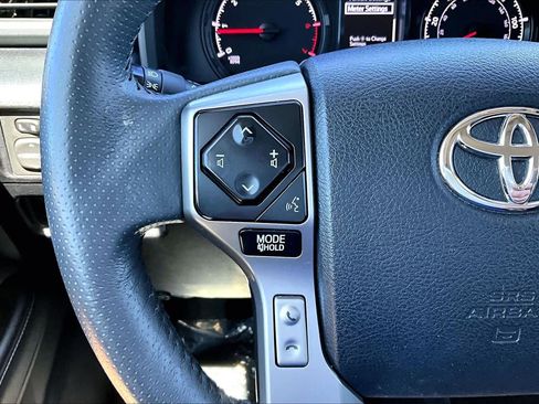 Used 2022 Toyota 4Runner SR5 Premium w/ Moonroof Package RWD image 23