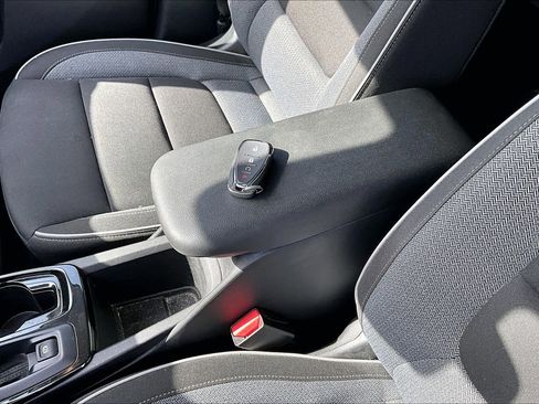 Certified 2023 Chevrolet TrailBlazer LT w/ Convenience Package FWD image 32