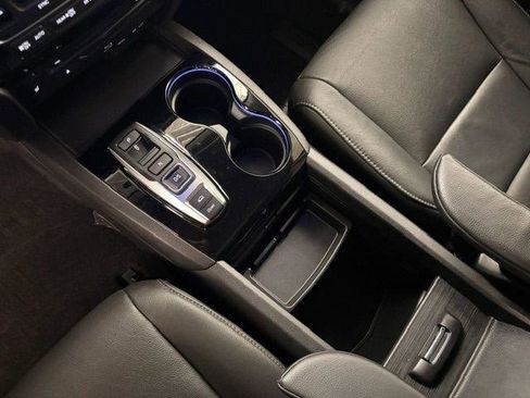 Used 2022 Honda Pilot Touring image 8