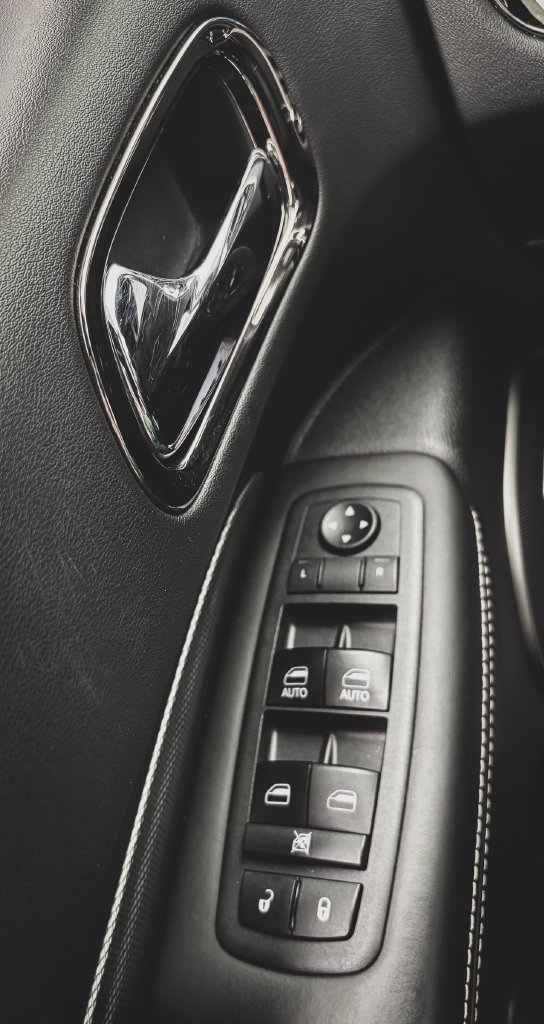 Used 2018 Dodge Durango SRT w/ SRT Interior Appearance Group AWD/4WD image 11