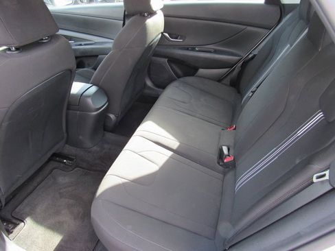 Used 2023 Hyundai Elantra Blue image 8