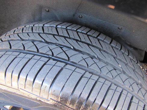 Used 2023 Chevrolet Suburban LS image 32