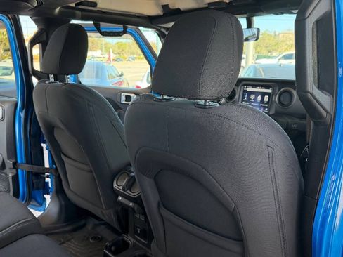 Used 2021 Jeep Gladiator Sport AWD/4WD image 15