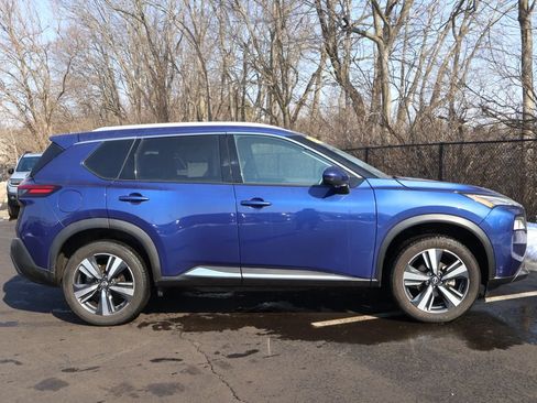 Used 2023 Nissan Rogue SL FWD image 9