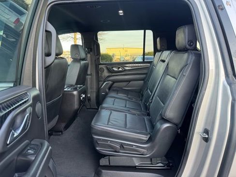 Used 2021 GMC Yukon XL Denali AWD/4WD image 13