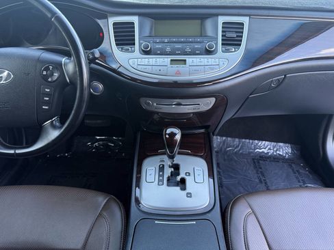 Used 2012 Hyundai Genesis 3.8 image 18