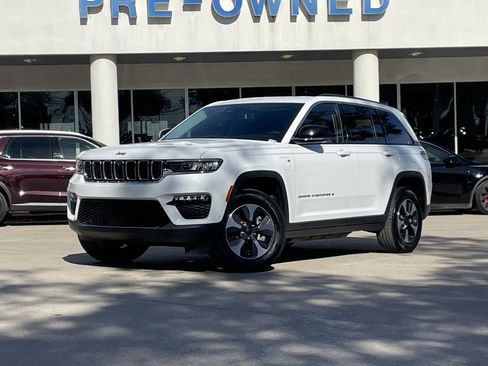 Used 2022 Jeep Grand Cherokee Limited 4xe w/ Luxury Tech Group II image 2