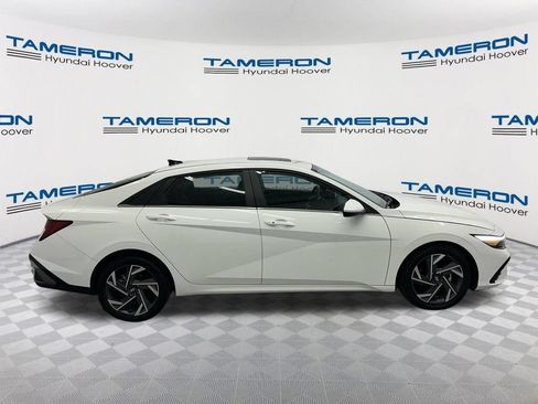 Used 2025 Hyundai Elantra SEL FWD image 6