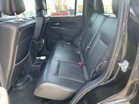 Used 2012 Jeep Liberty Sport AWD/4WD image 23