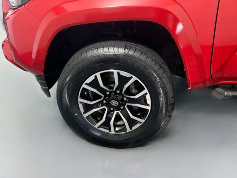 Used 2022 Toyota Tacoma TRD Sport image 13