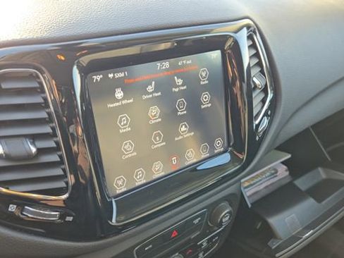 Certified 2020 Jeep Compass Limited image 15